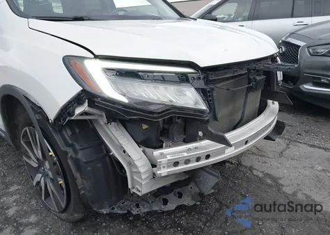 2021 Honda Pilot 2Wd Touring 8 Passenger z USA, uszkodzony, nr VIN 5FNYF5H91MB010304